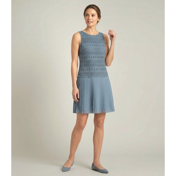 LOFT Dresses & Skirts - LOFT Dress 8 Sleeveless Blue Crochet Pleated Skirt Mini Zip Back